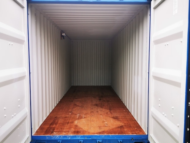 Container 20 voet binnenzijde/ open deuren